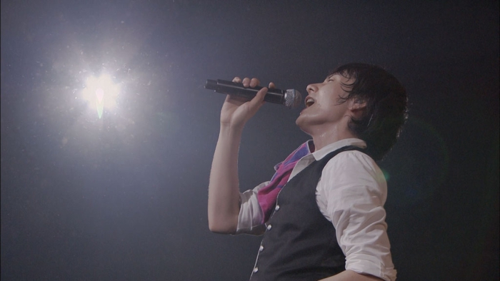 [BD日本演唱会][凡人谱 flumpool Special Live 2013 experience at YOKOHAMA ARENA][BDMV 2BD][48.8G][百度云]插图3