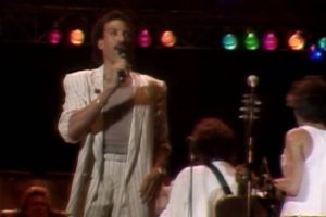 [慈善演演唱会][大师照耀80年代：LIVE AID 1985 群星义助非洲慈善演唱会Oz For Africa][DVD四碟13.6G][DVD欧美演唱会][百度云]